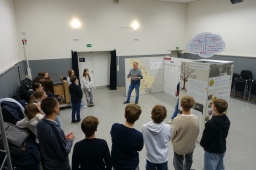 Ausstellung „Jüdisch vor Ort“ vom LVR-Kulturhaus Landsynagoge Rödingen zu Besuch im KKG  